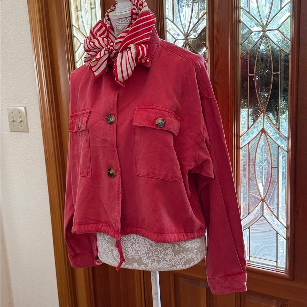 CROPPED JACKET WATERMELLON RED LIKE NEW SIZE LARGE